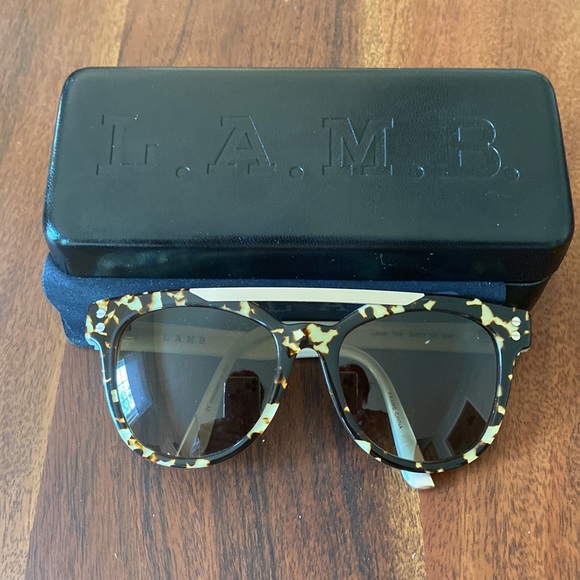 Gwen Stefani’s new collection of eyeware L. A. M. B. - Picture 5 of 5